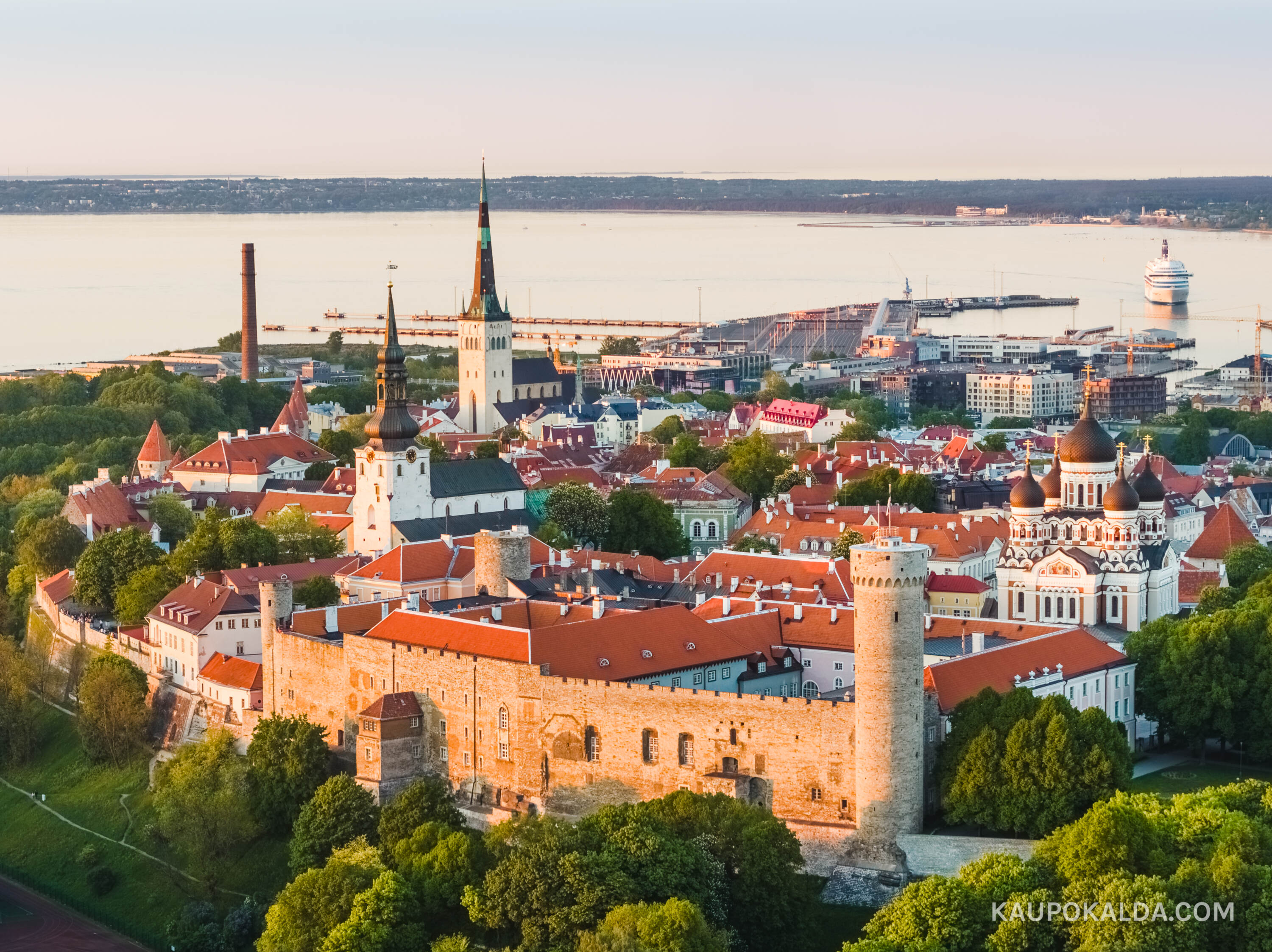 Üle Toompea